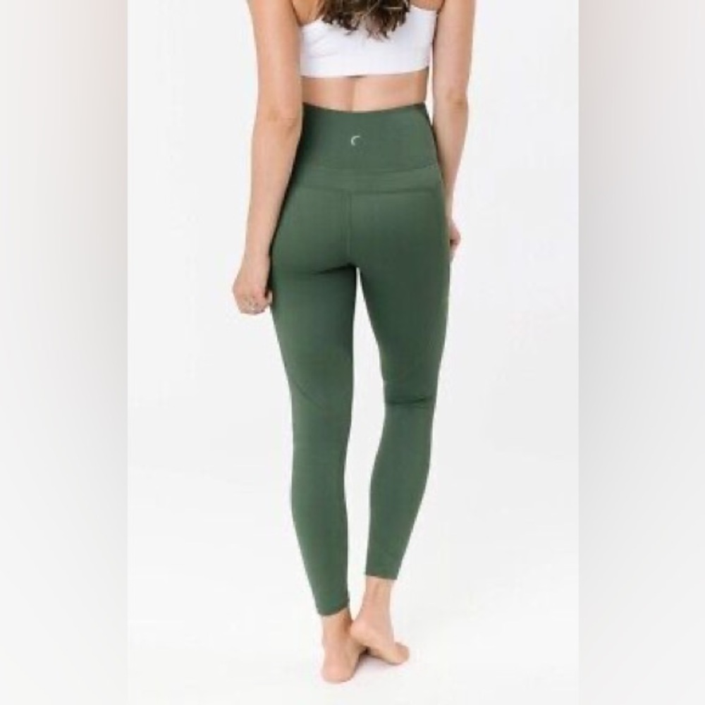 NWT Zyia pine pocket light n’ tight size 6-8